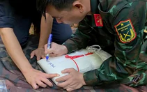 Phát hiện 2 hài cốt liệt sĩ ở rừng tràm, nghi là liệt sĩ hy sinh tại Lào đưa về an táng