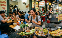 Thưởng thức đặc sản địa phương cũng là trải nghiệm du lịch