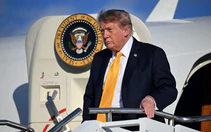 Chưa hoàn tất nâng cấp an ninh, ông Trump vẫn dùng chuyên cơ Qatar tặng đi công du
