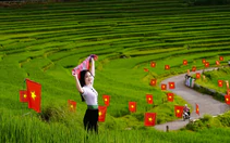 Đề xuất bổ sung 1 ngày nghỉ; Chuyện cổ tích giữa đời thường của nữ sinh mồ côi