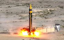 Iran sản xuất loạt vũ khí nội địa, đe dọa Mỹ bằng tên lửa mới