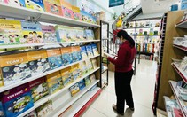 Khắc phục việc thiếu sách giáo khoa: Lãnh đạo Sở Giáo dục Khánh Hòa nói 'phụ huynh đi mượn sách cũ cho con'