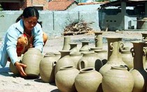 Thổi hồn cổ vào gốm Chăm hiện đại
