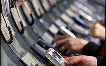Nhiều loại máy điện thoại giải trí được giới thiệu tại  CeBIT Hanover