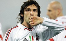 Milan trở lại ngôi đầu