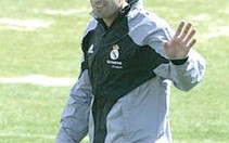Luis Figo trở lại đội tuyển?