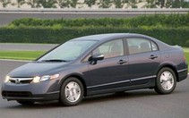 Sắp có ôtô chạy xăng và điện giá rẻ