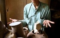 Ông đồ... gốm xứ Huế