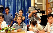 Bàn tròn văn học về Nhật Chiêu: Chạm tay vào là thấy mới