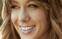 Colbie Caillat: ca sĩ online thành công ngoài thế giới ảo