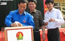Thanh Hóa: Tặng hơn 2.000 bộ trống Đội cho cơ sở