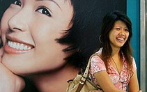 Người châu Á ngày càng chuộng mỹ phẩm làm trắng da