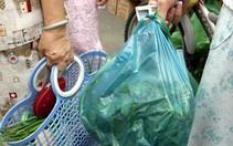Giảm túi nilông, sao không tận dụng lá, giấy, tre, vải?