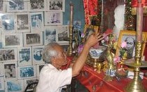 Gác thờ Bác Hồ trên sông Tiền