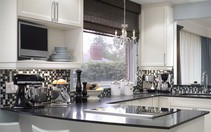 Thiết kế cửa sổ bếp