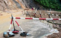 Đường Hồ Chí Minh lại bị sạt lở nghiêm trọng