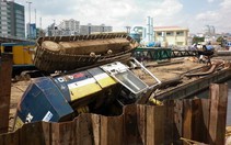 Xe cẩu lật tại khu vực cầu Thị Nghè 2
