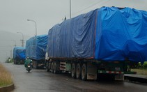 Quảng Trị: Xe quá tải phá nát quốc lộ 9