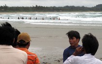 Người dân lại đổ xô lặn vớt cổ vật