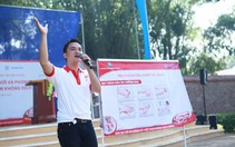 Trẻ em nông thôn cùng học "điệu nhảy rửa tay"