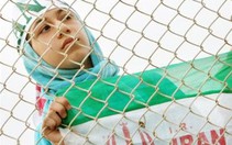Phụ nữ Iran mê bóng đá