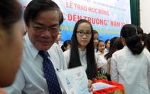 Tiếp sức tân SV Huế, thầy Sơn và Ô Xin thành cha - con