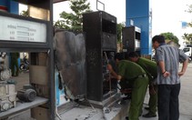 Trụ bơm xăng cửa hàng xăng dầu phát nổ, cháy trơ khung