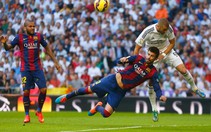 Pique: "Tôi không cố ý dùng tay chơi bóng"