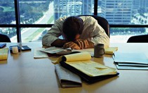 ​Làm việc ngoài giờ dễ bị giảm trí nhớ