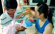 Bé gái sơ sinh bị bỏ rơi trong rẫy cà phê