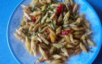 Tháng tư, về Đắk Lắk ăn sâu muồng