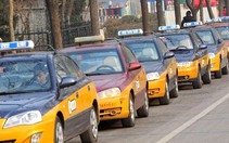 Hơn 30 tài xế taxi Bắc Kinh uống thuốc trừ sâu tự tử