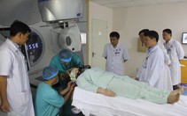 Triệt tiêu khối u dị dạng mạch máu não trong 10 phút