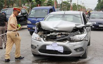 Gây tai nạn, tài xế xe biển xanh dán giấy che biển số