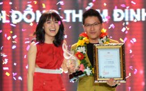 Clip Nhật Thủy hát Về với Đông (​giải Bài hát của năm)