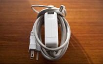 Apple thu hồi sạc máy Mac, iPhone vì nguy cơ điện giật