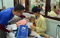 Mang “Xuân yêu thương” đến Bệnh viện Nhi Trung ương