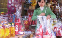 Tấp nập người mua đồ cúng ông Táo, giá không tăng