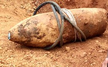 Đào đất làm nhà phát hiện quả bom gần 250kg