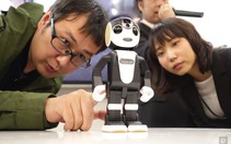 ​Robot điện thoại cực đáng yêu của Sharp