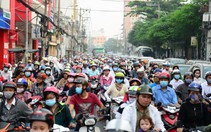 Hạ tầng TP.HCM: dự án kẹt vốn, đường kẹt xe