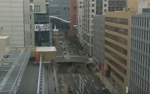 Clip 'hố tử thần' cắt đôi con đường Nhật Bản