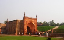 Từ pháo đài thương nhớ Agra nhìn về Taj Mahal
