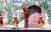 Hồ thiên nga ở Sài Gòn: Ballet Nga như cơm bình dân
