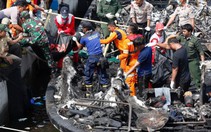 Indonesia bắt thuyền trưởng bỏ khách khi tàu cháy