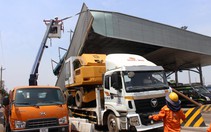 Trạm thu phí cầu Đồng Nai lại bị xe đầu kéo tông