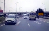 Từ chối phục vụ ôtô chạy ngược chiều trên đường cao tốc