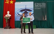​Manulife Việt Nam tài trợ 100 bể chứa nước ngọt cho người dân Bến Tre