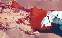 Hồ nước đẹp kỳ ảo trên dãy Himalaya 
