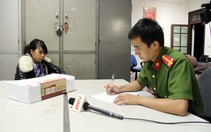 Bắt hai chị em vận chuyển 14 bánh heroin bằng xe máy